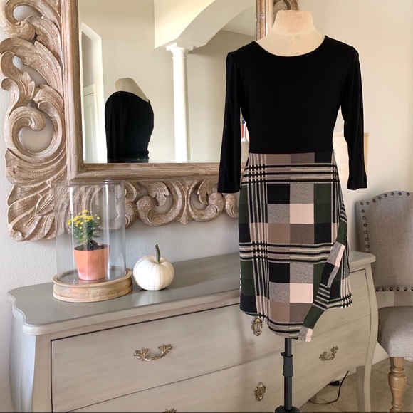 Gilli Dresses & Skirts - Gilli Dress 3/4 Sleeve Plaid Dress